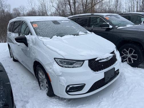 2024 Chrysler Pacifica Touring-L