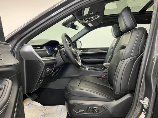 2025 Jeep Grand Cherokee 4xe Base