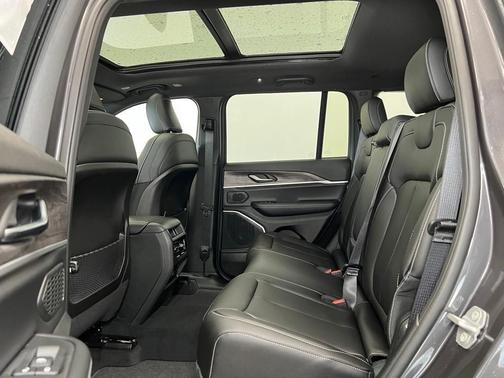 2025 Jeep Grand Cherokee 4xe Base