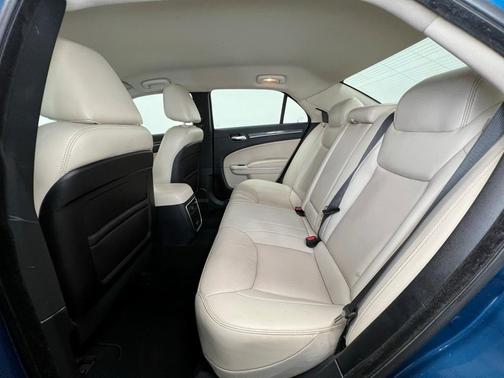 2020 Chrysler 300 Touring