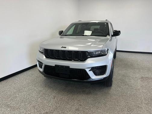 2024 Jeep Grand Cherokee Laredo