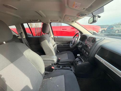 Granite Crystal Clearcoat Metallic 2016 Jeep Compass Sport