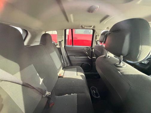 Granite Crystal Clearcoat Metallic 2016 Jeep Compass Sport