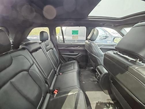 Metallic 2024 Jeep Grand Cherokee Limited