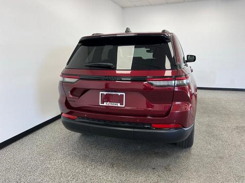 2024 Jeep Grand Cherokee Laredo