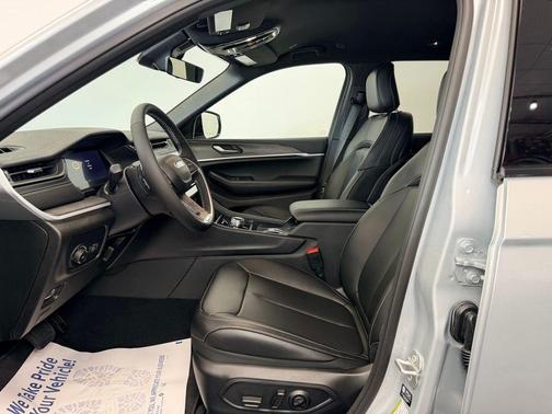 Silver Zynith 2026 Jeep Grand Cherokee L Limited