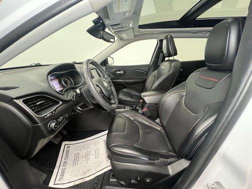 2022 Jeep Cherokee Trailhawk