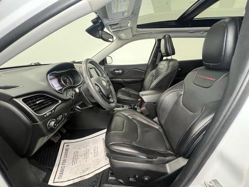 2022 Jeep Cherokee Trailhawk