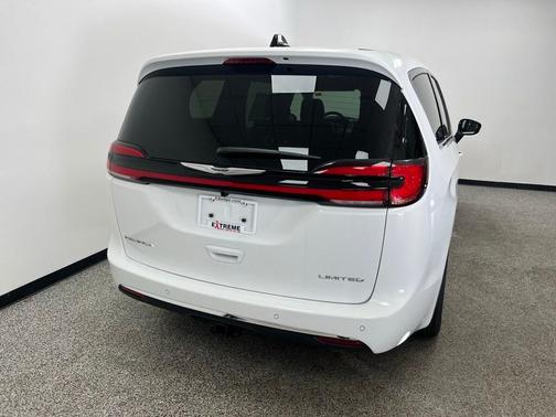 2026 Chrysler Pacifica Limited