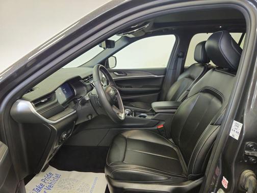 Metallic 2024 Jeep Grand Cherokee Limited