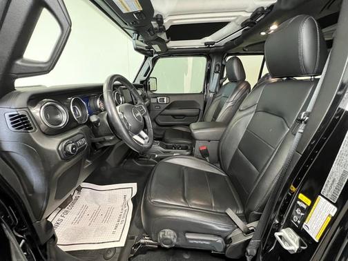 2022 Jeep Wrangler Unlimited Sahara Altitude