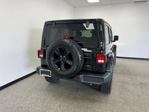 2022 Jeep Wrangler Unlimited Sahara Altitude
