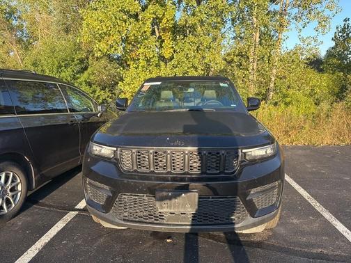 2024 Jeep Grand Cherokee Laredo