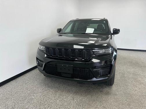 2024 Jeep Grand Cherokee Laredo