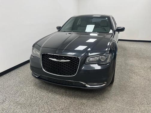 2018 Chrysler 300 S