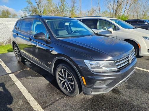 Deep Black Pearl Effect 2021 Volkswagen Tiguan 2.0T S