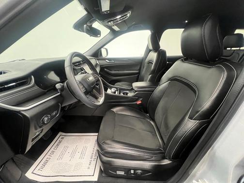 2024 Jeep Grand Cherokee L Laredo