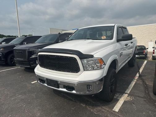 2016 RAM 1500 SLT