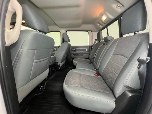 2016 RAM 1500 SLT