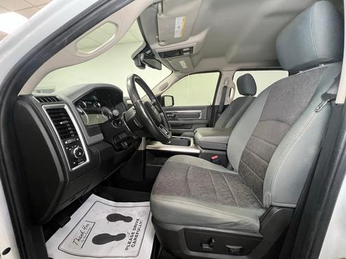 2016 RAM 1500 SLT