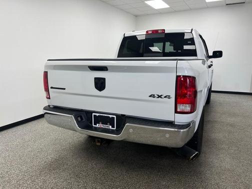 2016 RAM 1500 SLT