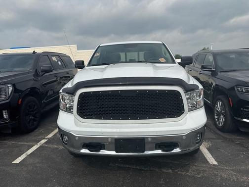 2016 RAM 1500 SLT