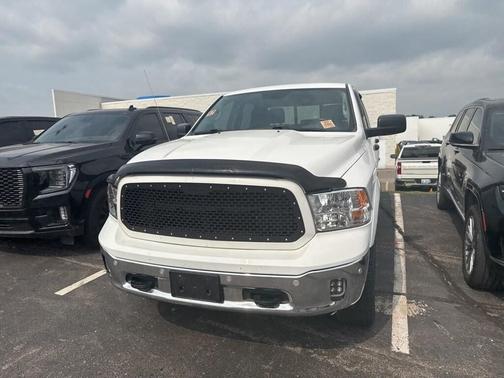 2016 RAM 1500 SLT