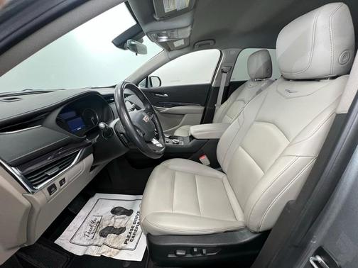 2023 Cadillac XT4 Luxury