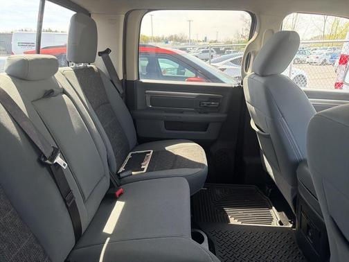 Delmonico Red Pearlcoat 2018 RAM 1500 Big Horn