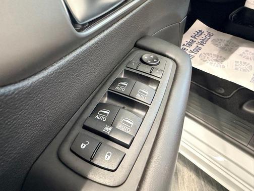 Bright White 2027 Chrysler Pacifica SELECT