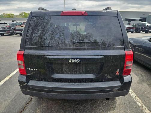 Black Clearcoat 2016 Jeep Patriot Sport