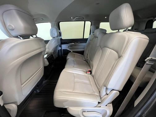 2022 Jeep Wagoneer Series II