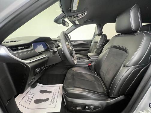2024 Jeep Grand Cherokee Laredo