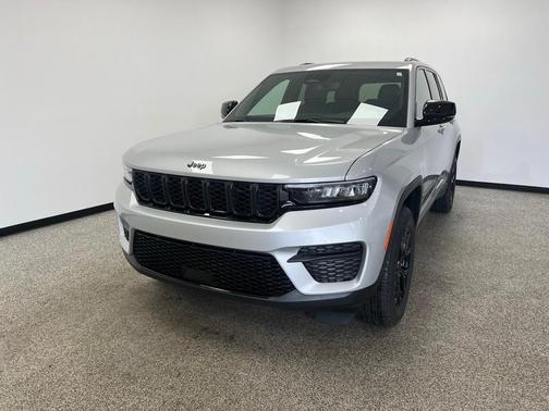 2024 Jeep Grand Cherokee Laredo