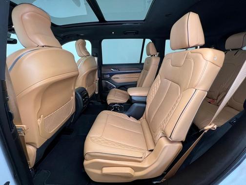 2023 Jeep Grand Cherokee L Summit