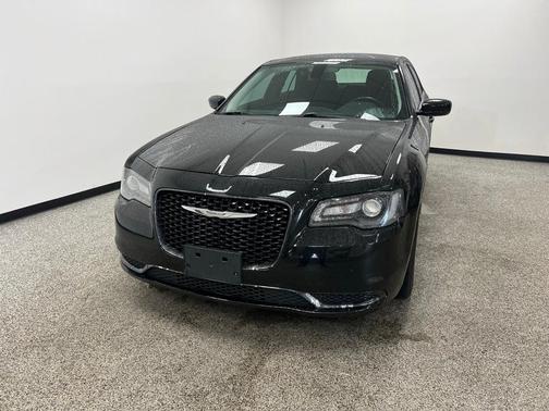 2019 Chrysler 300 Touring