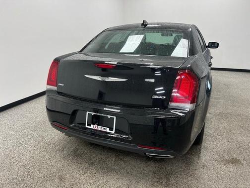 2019 Chrysler 300 Touring