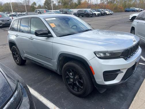 2024 Jeep Grand Cherokee Laredo