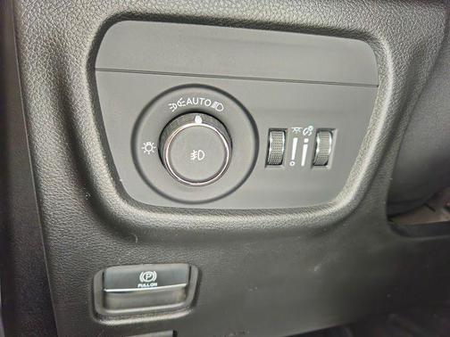 Bright White Clearcoat 2024 Jeep Grand Cherokee Limited