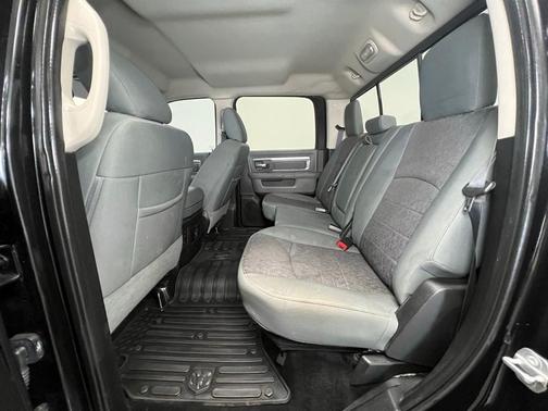 2016 RAM 1500 SLT