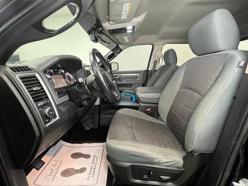 2016 RAM 1500 SLT