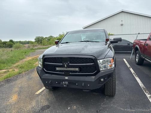 2016 RAM 1500 SLT
