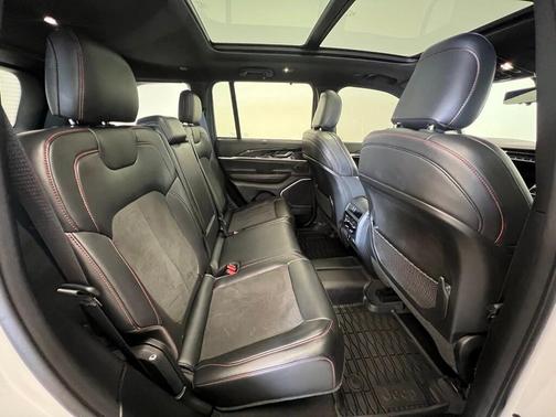 2022 Jeep Grand Cherokee Trailhawk