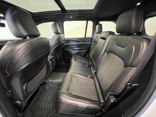 2022 Jeep Grand Cherokee Trailhawk