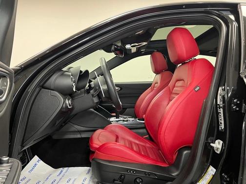 2023 Alfa Romeo Giulia Base
