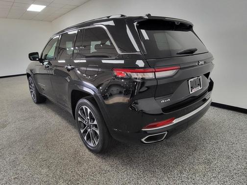 2022 Jeep Grand Cherokee Overland