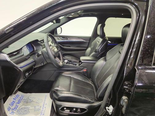 Diamond Black 2021 Jeep Grand Cherokee L Overland