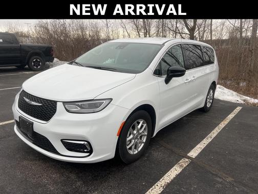 2024 Chrysler Pacifica Touring-L