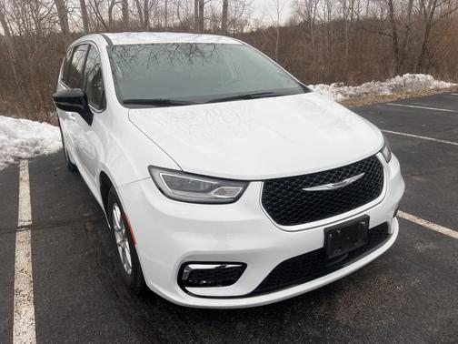 2024 Chrysler Pacifica Touring-L