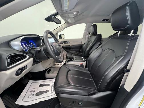 2024 Chrysler Pacifica Touring-L